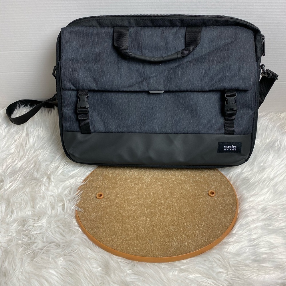 NWOT Solo NY Messenger / Laptop Bag